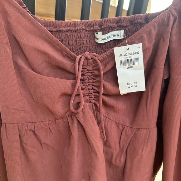 Size small Abercrombie shirt - Picture 3 of 3